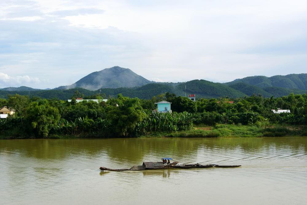 Perfurme River Hue