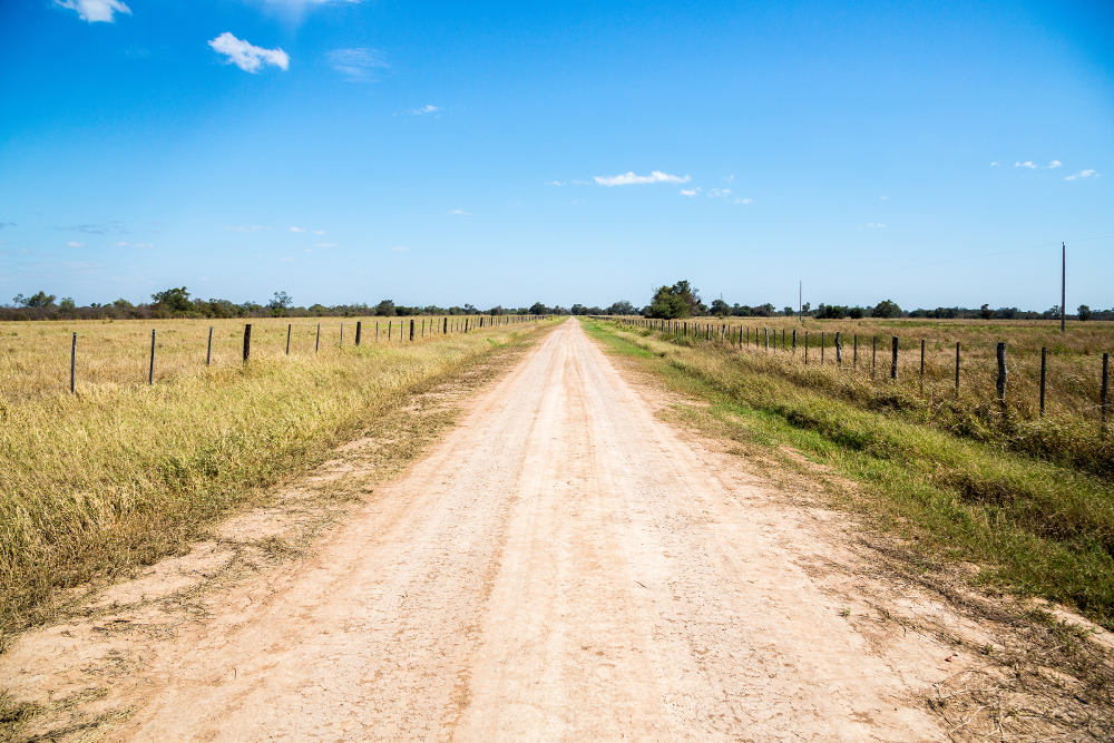 In het noordwesten van Paraguay ligt de Gran Chaco. Eén van Zuid-Amerika grootste stukken onbevolkt en droog gebied. Je zult hier zeer weinig toeristen tegenkomen waardoor je, je volledig kunt afzonderen van de drukte en kunt genieten van de natuur. Je kunt hier wel Mennonieten gemeenschappen en Indiaanse stammen.